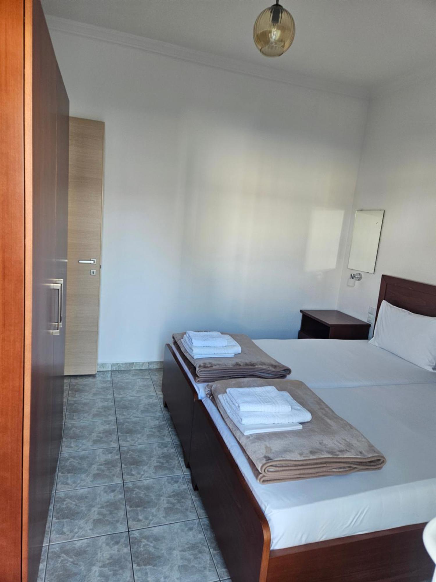 Leonidas Apartments Nea Peramos  Bilik gambar