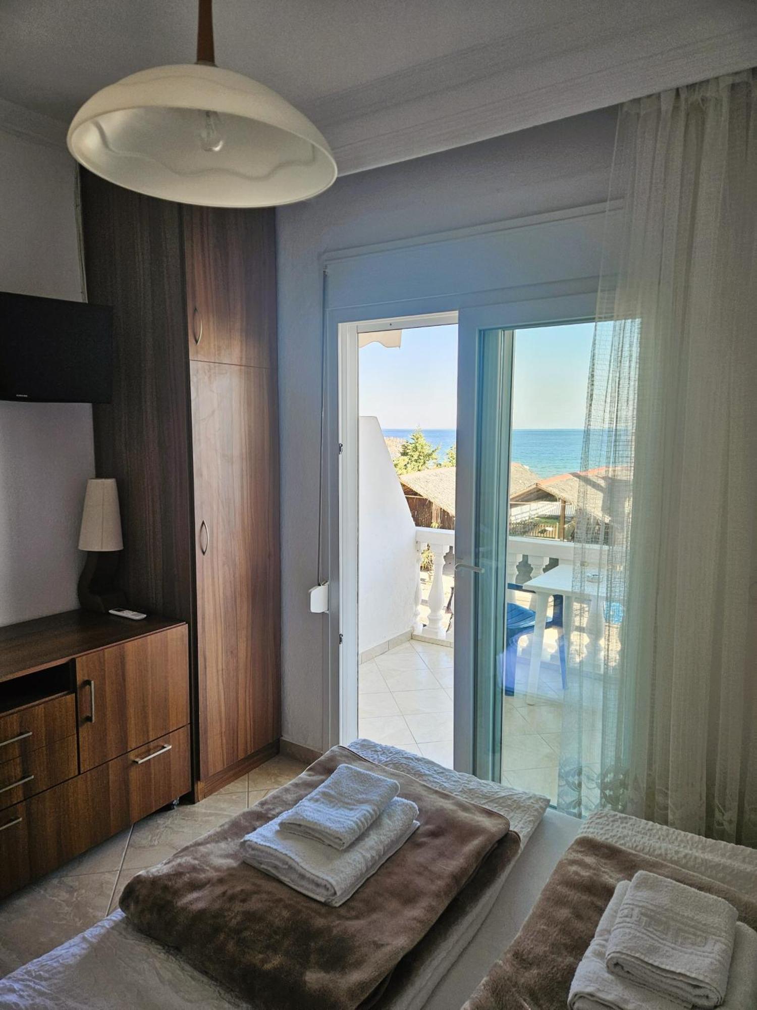Leonidas Apartments Nea Peramos  Luaran gambar