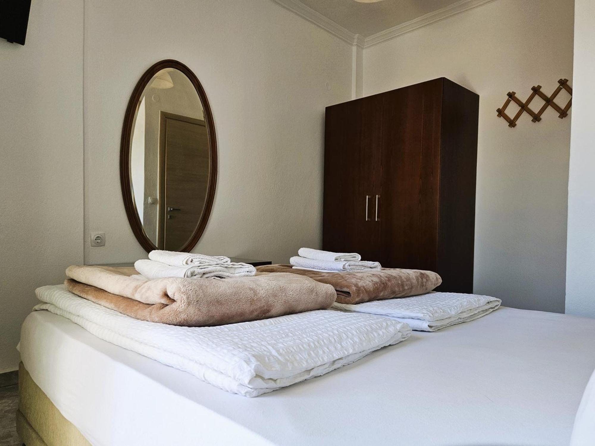 Leonidas Apartments Nea Peramos  Luaran gambar
