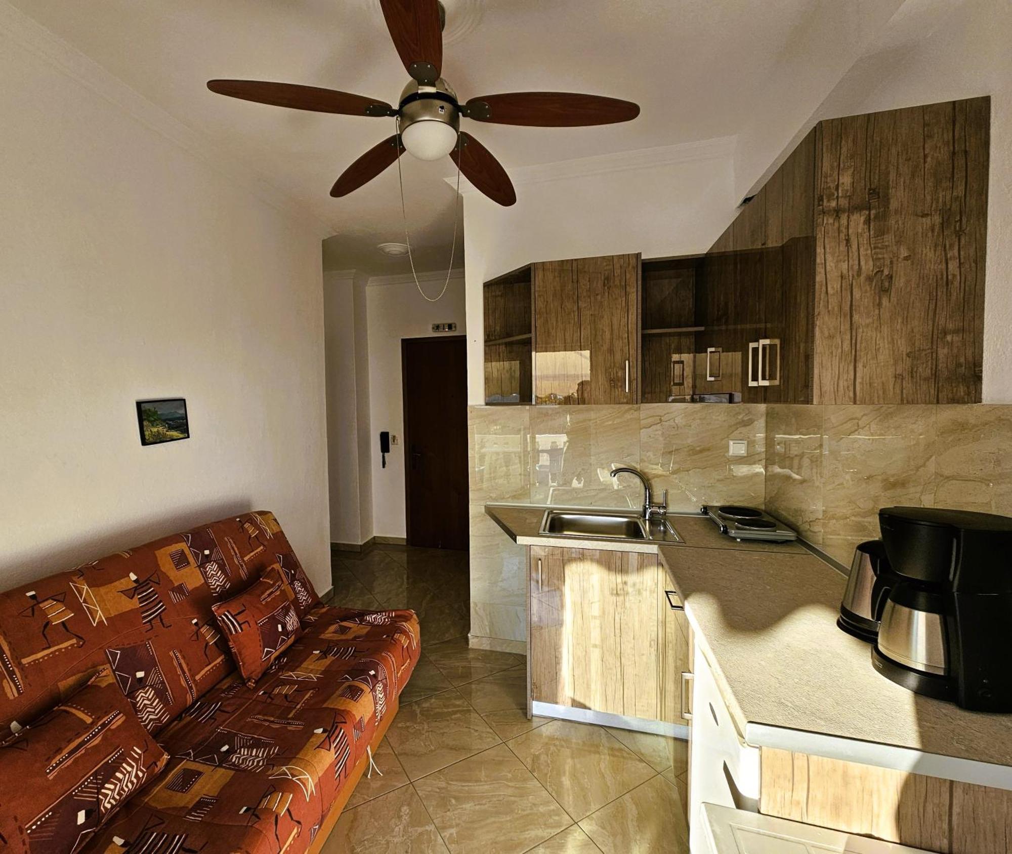 Leonidas Apartments Nea Peramos  Luaran gambar